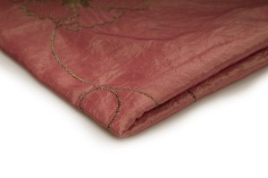 Taft hímzett rózsa virágok