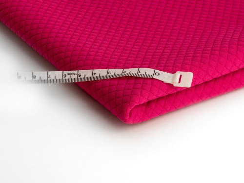 dzianina pikowana mała kratka w kolorze amarant